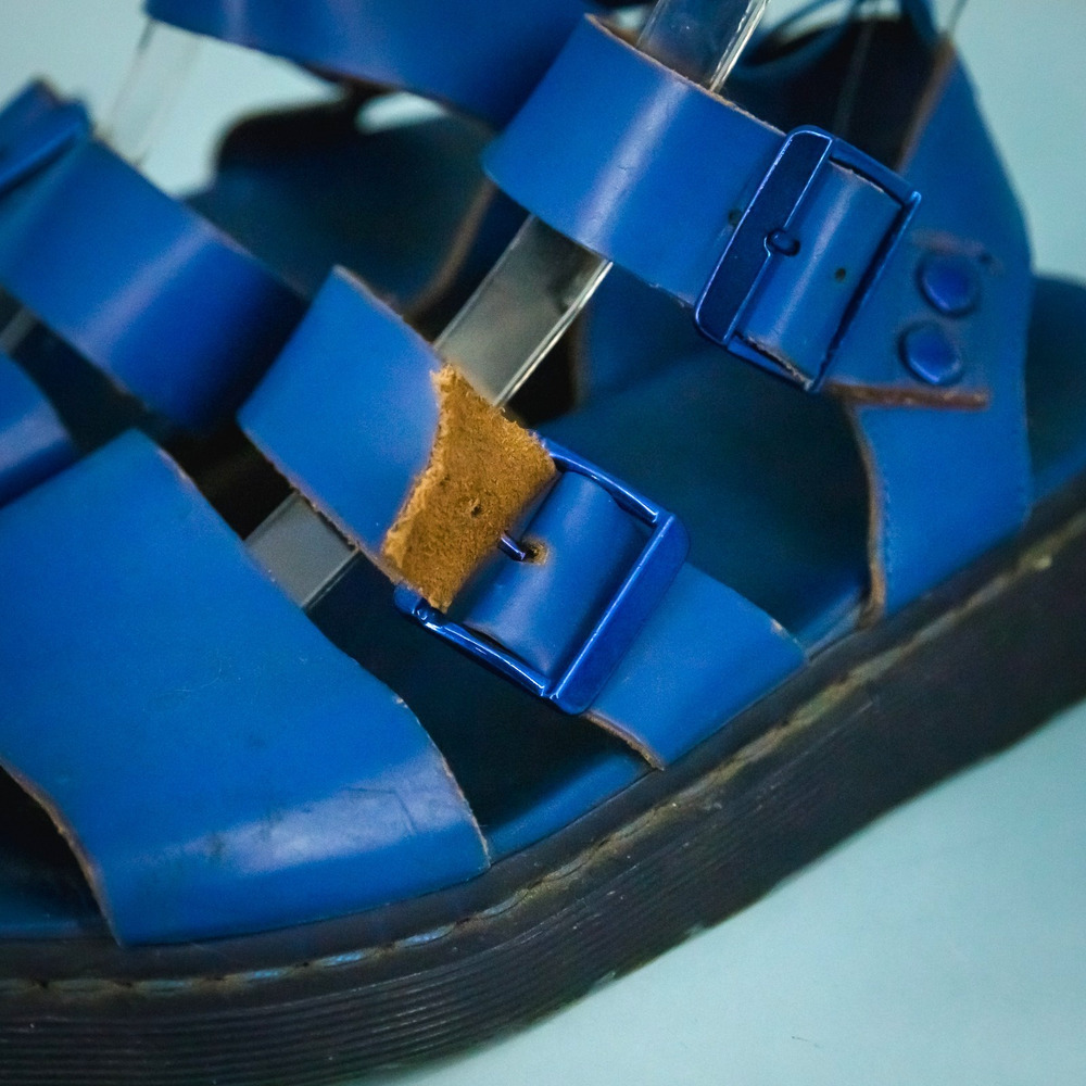 Dr. Doc Martens Size 8 Blue Leather Gryphon Lug Sole Strappy Buckle Sandals Shoe - Picture 2 of 8